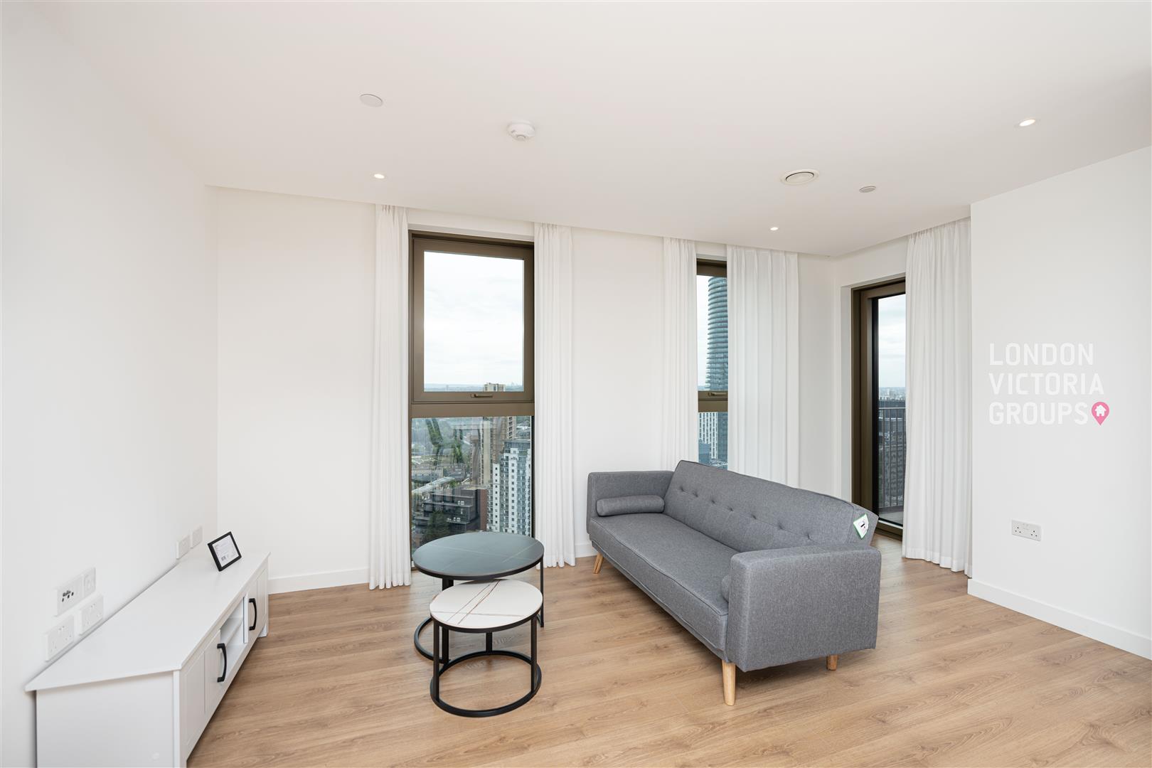 1 bed property in One Thames Quay, 222 Marsh Wall, London